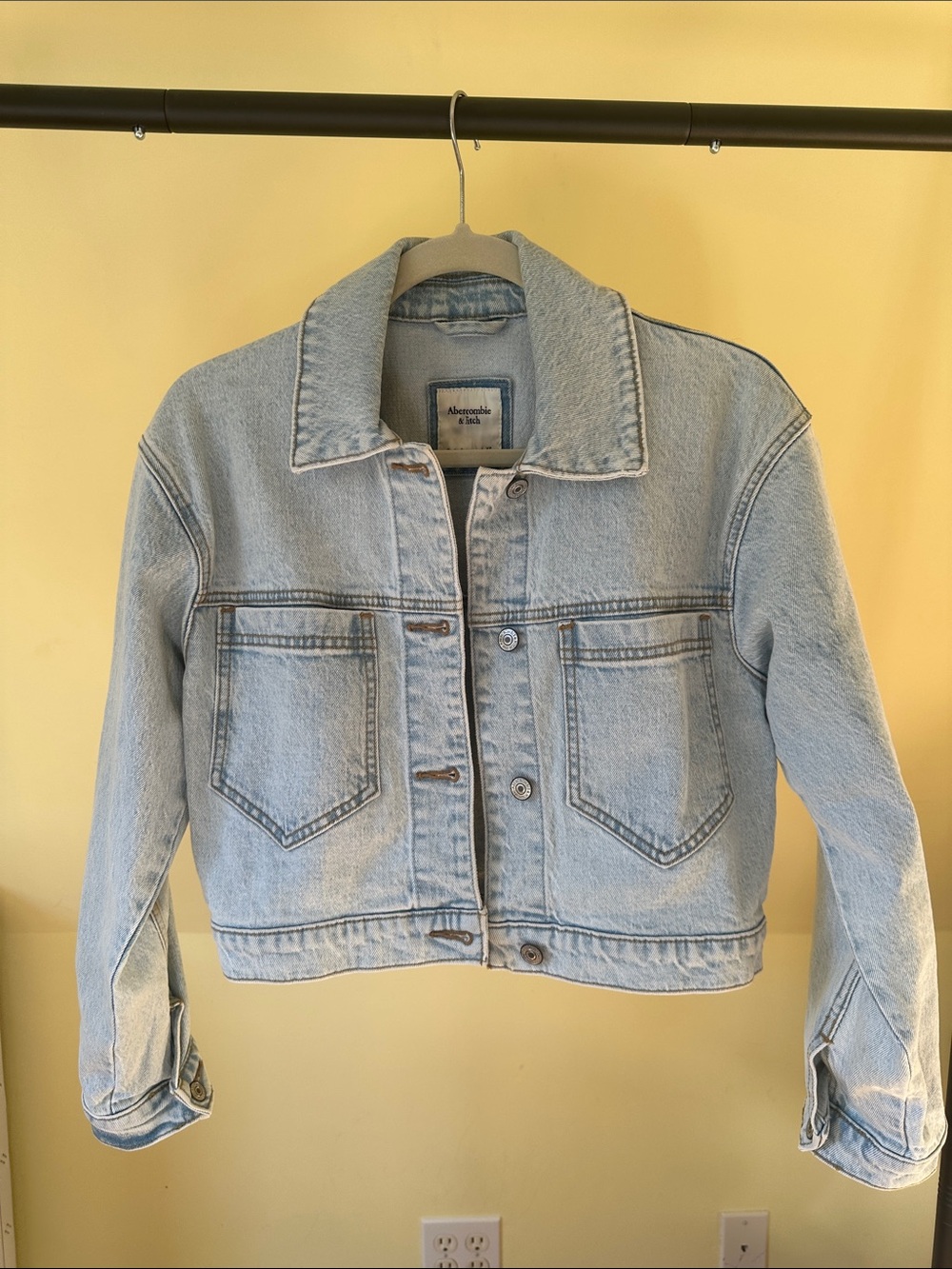Abercrombie & Fitch Light Wash Cropped Denim Jacket